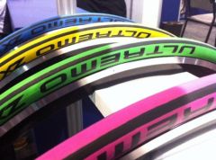 Schwalbe-Ultremo-ZX-couleur.png