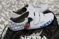 http://www.matosvelo.fr/public/Matos-pro/Sierra_Shoes/Anthony_Roux/.Sierra-Roux-003_s.jpg