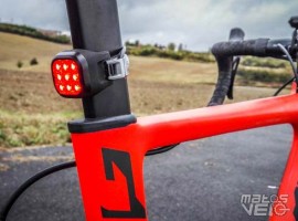 Eclairage-arriere-velo-clignotant-code-de-la-route-001.jpg