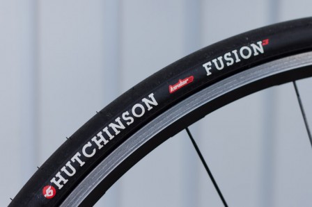 Hutchinson-Fusion-3-Kevlar-700x25-002.jpg