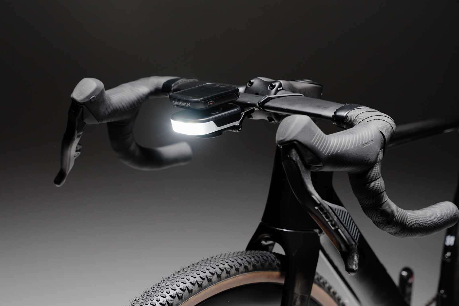 BBB Cycling lance la Slice 600i, un éclairage avant intelligent et connecté