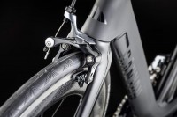 Aeroad_CF_SLX_Bremsaufnahme__VR.jpg