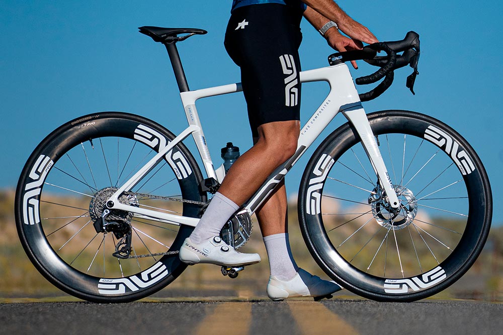 ENVE dévoile la SES 6.7 PRO : la nouvelle roue aéro la plus rapide de la gamme