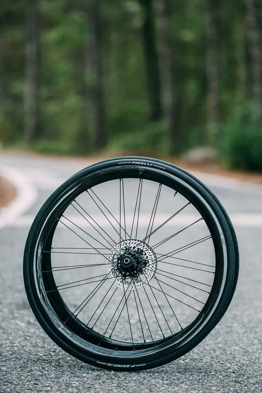 Nouvelles roues Fulcrum Speed 40/Speed 55 CMPTZN DB - Matos vélo