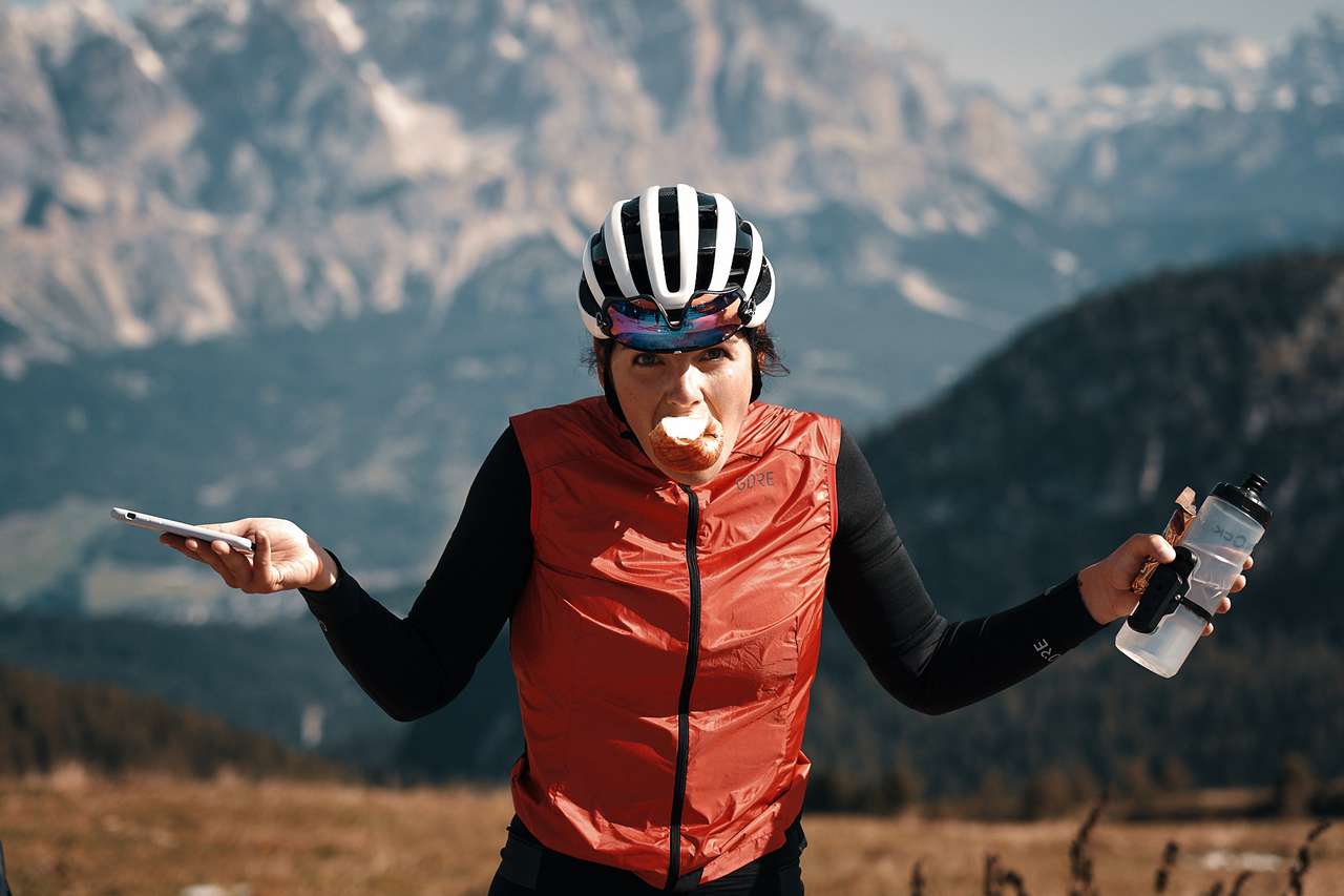 GORE Wear dévoile sa veste Ambient - Matos vélo, actualités vélo de route  et tests de matériel cyclisme