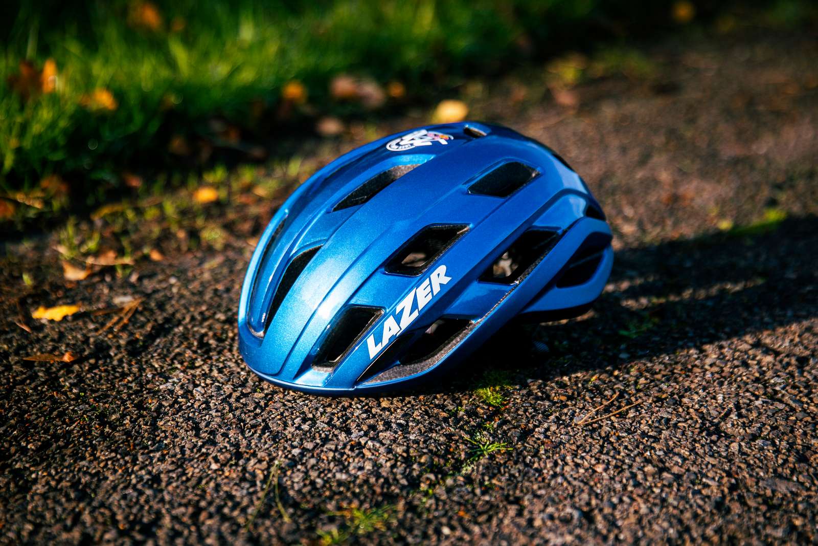 Casque velo route top red bull