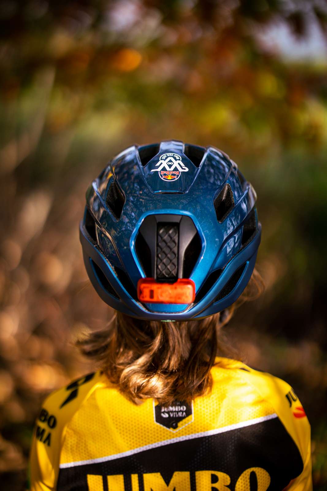 Le nouveau casque de Wout van Aert, collaboration entre Lazer et Red Bull -  La DH/Les Sports+