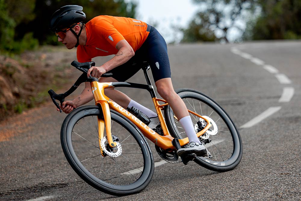 Pinarello lance la nouvelle gamme X SERIES