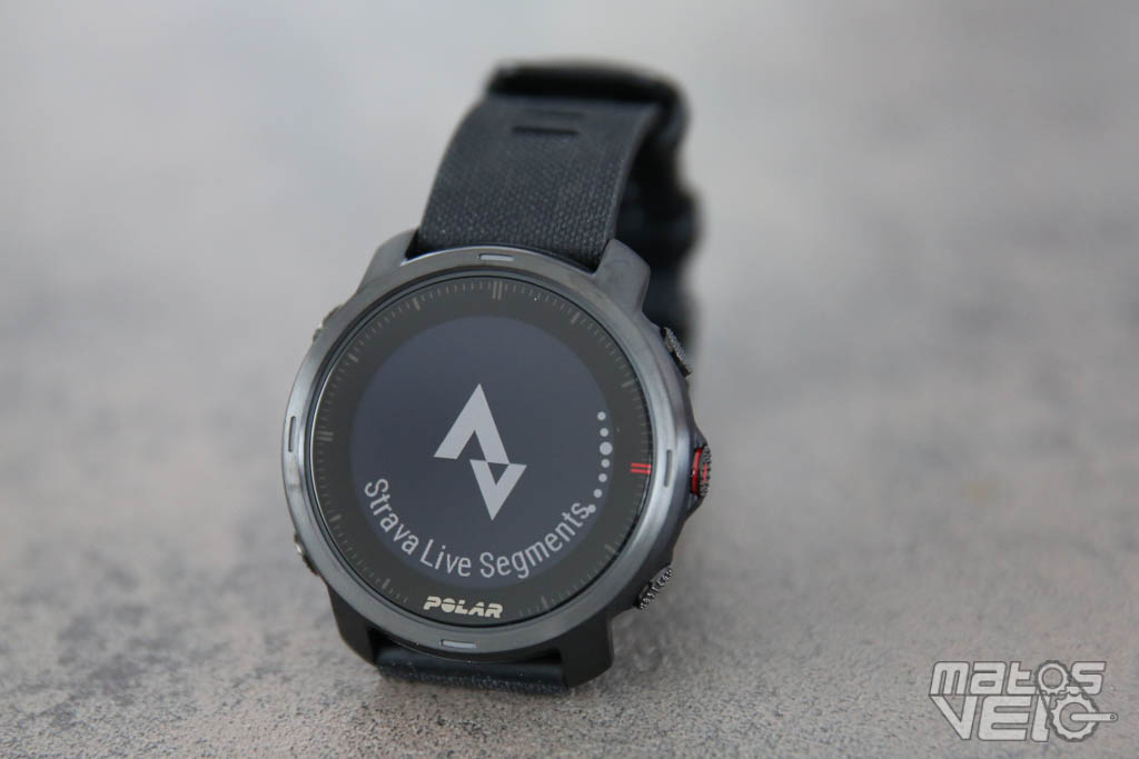 Montre GPS vélo et triathlon Polar Grit X connectée étanche noir