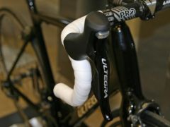 Ultegra-Di2-manettes.jpg