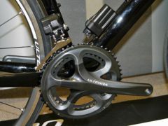 Ultegra-Di2-pedalier.jpg