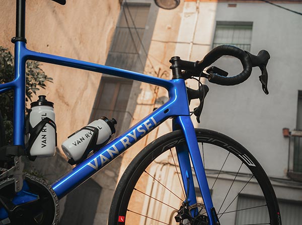 Vélo de course carbone 2023