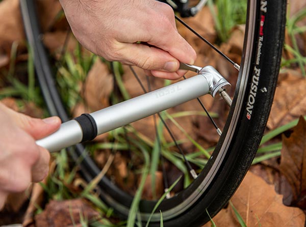 Pompe À Vélo,Portable Mini Pompe Vélo,avec Manometre Tuyau