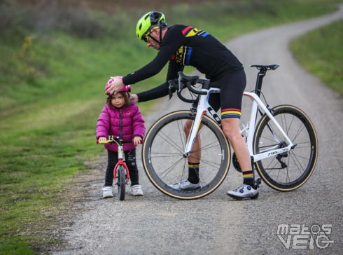 Vélo enfant 2 ans avec roulettes