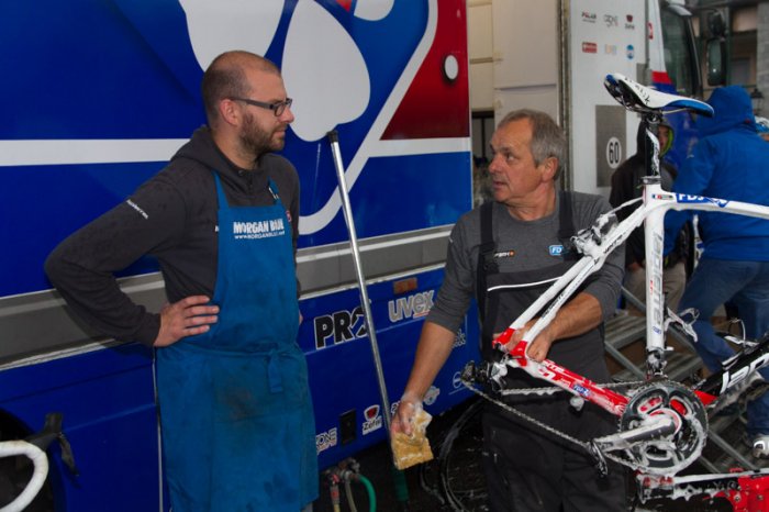 Stage-Pyrenees-FDJ-materiel-2014-094.jpg