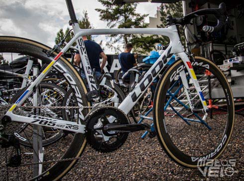 Les Look de Fortuneo Samsic passent au blanc Matos velo actualites velo de route gravel et tests de materiel cyclisme