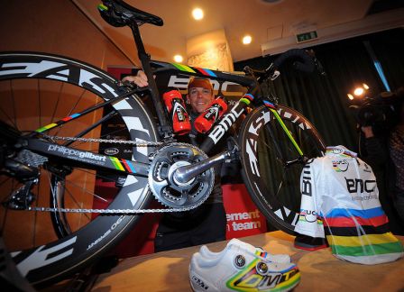 Gilbert-World-Champion-2012-1.jpg