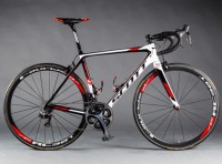 IAM-Cycling_Addict-Team-Issue_INTRO.jpg