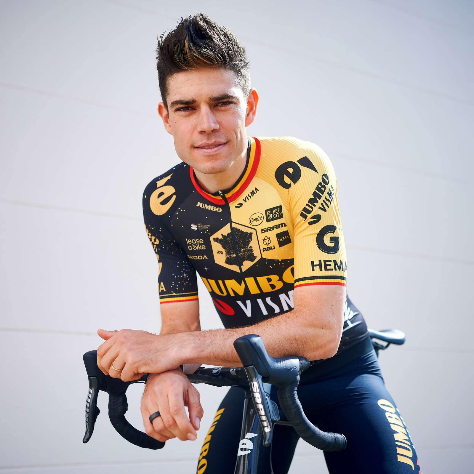 L'équipe Jumbo Visma dévoile le maillot pour le Tour de France 2023