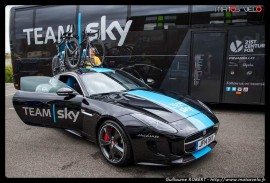 Jaguar-F-Type-R-Sky-001.jpg