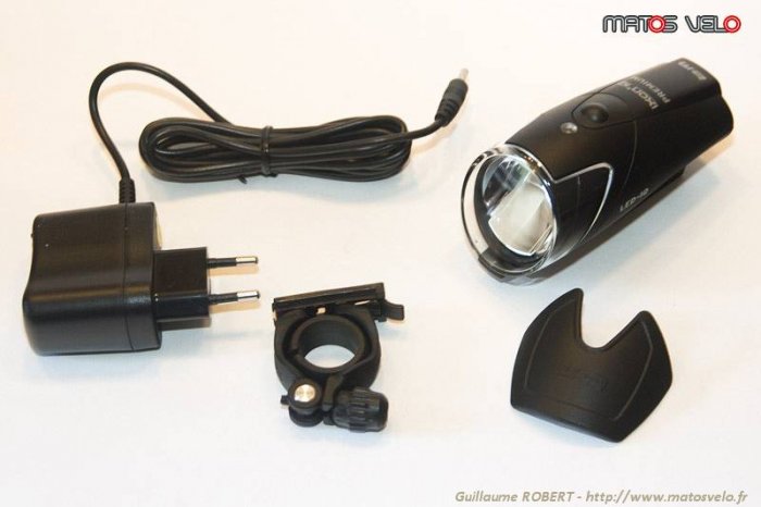 feu-avant-velo-ixon-iq-premium-80lux-busch-avec-batterie-_full_2.jpg