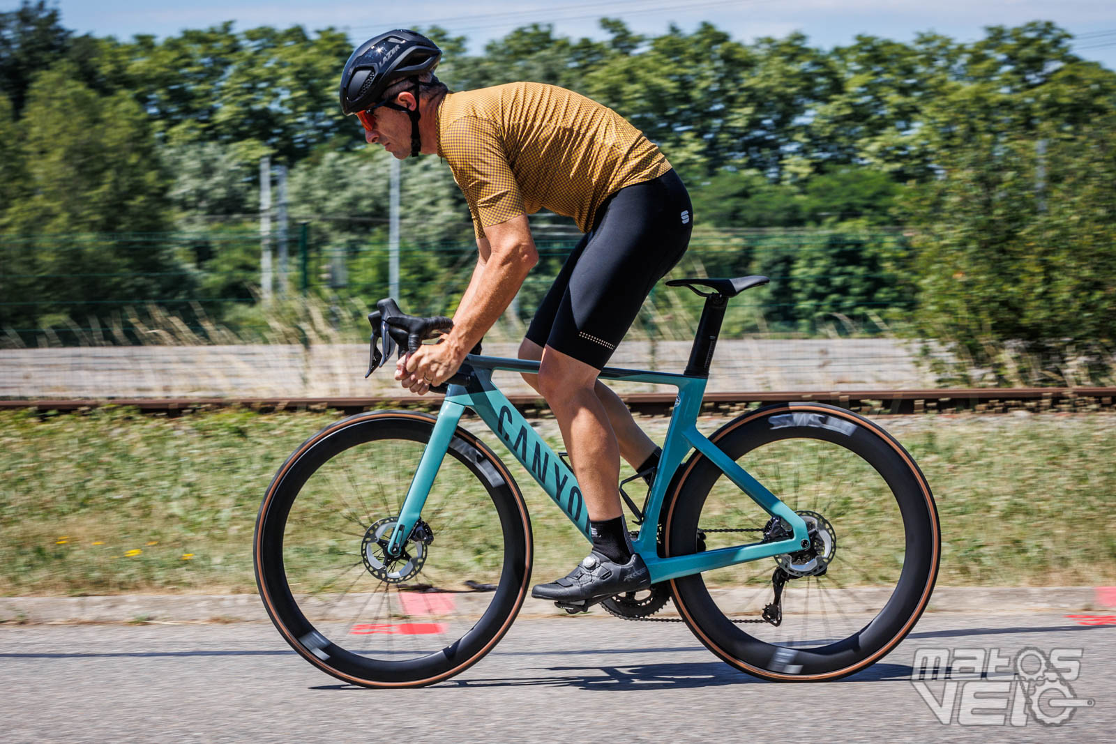 Essai du Canyon Aeroad CF SLX 8 Disc Di2 Matos v lo actualit s