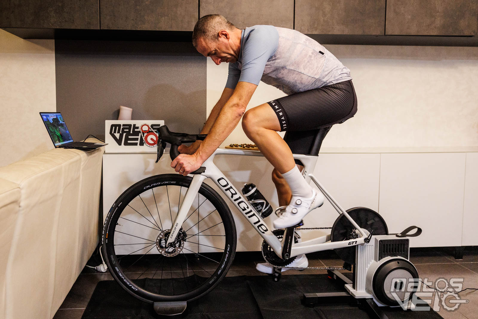 Test du simulateur de pente pour home-trainer Elite Rizer - Matos vélo,  actualités vélo de route et tests de matériel cyclisme