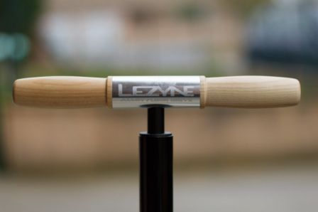 Lezyne-Alloy-Floor-Drive-003.jpg