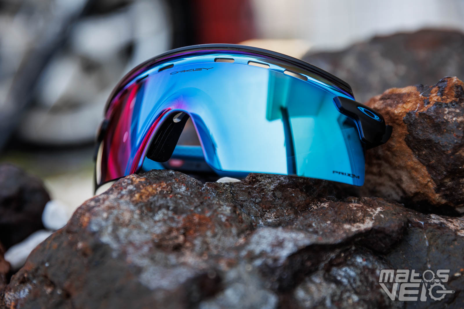 Essai des lunettes Oakley Encoder Strike Vented PRIZM - Matos vélo,  actualités vélo de route et tests de matériel cyclisme