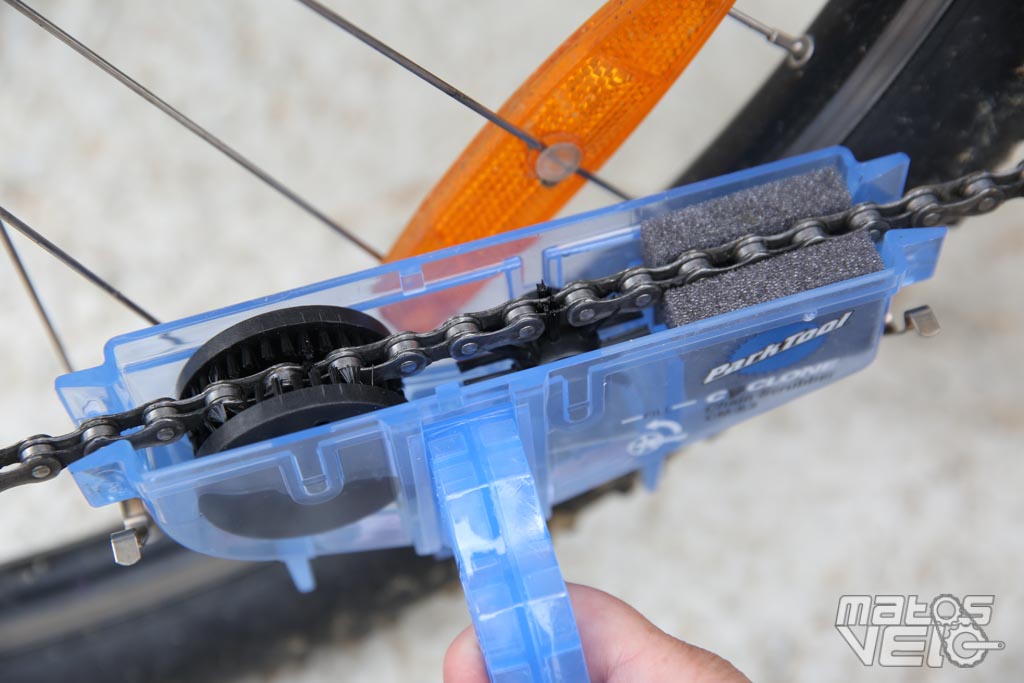 Nettoyeur de Chaîne De Vélo Outils d'entretien Nettoyeur de pétrole Bike  Chain Cleaner pour Tous Les Types de Vélos et VTT