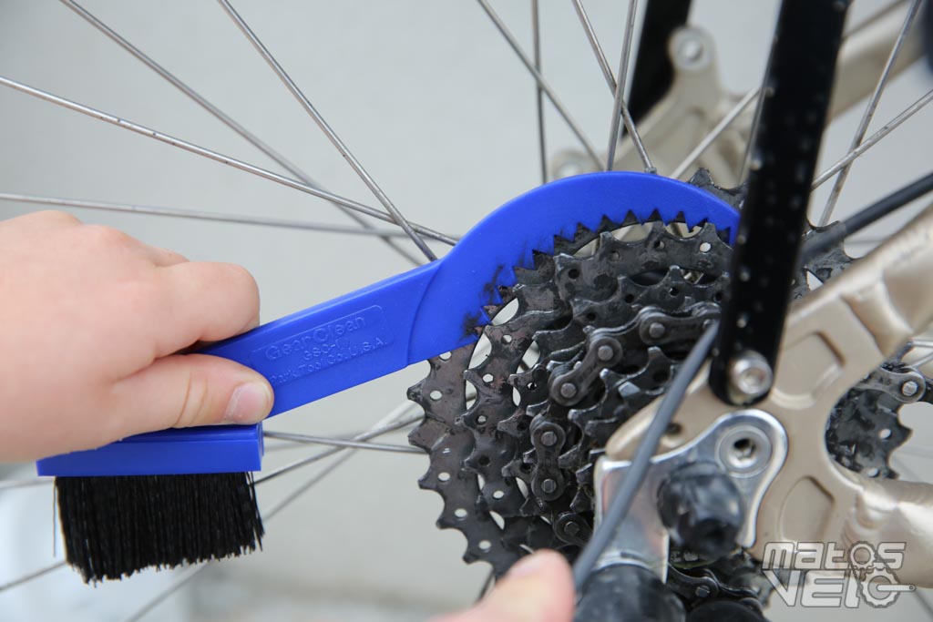 Nettoyeur de chaîne vélo - Cycletyres