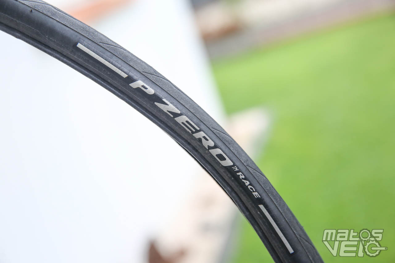 Pneu vélo Pirelli Pzero Race et Road : la performance du haut niveau