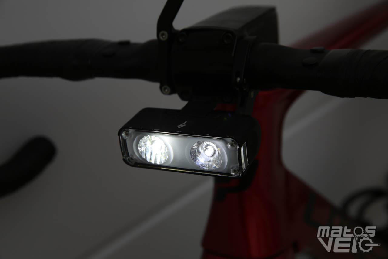 SPECIALIZED éclairage vélo avant Flux 1250 Headlight CYCLES ET SPORTS
