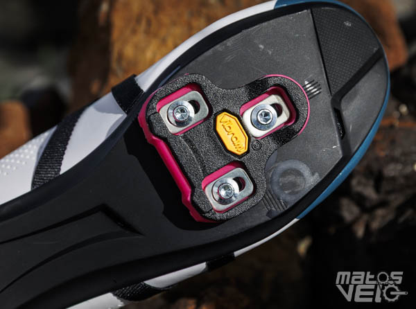 Test des cales Vibram XS Road Cleat, l'alternative qui évite les glissades lors de la marche