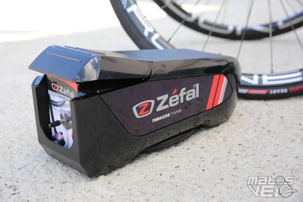 KIT REPARATION PNEU TUBELESS VTT ZEFAL PAR L'INTERIEUR AVEC