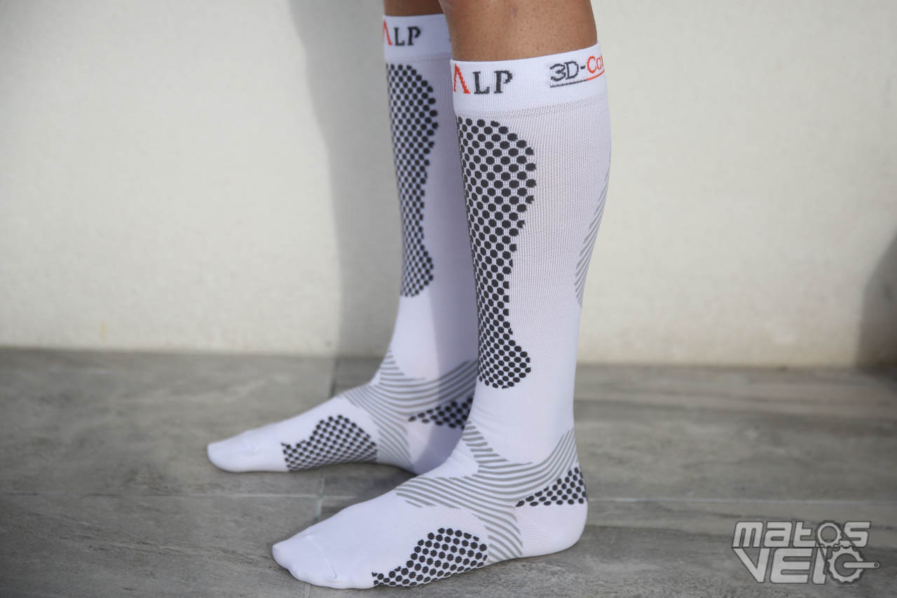 Essai des chaussettes de compression défatigantes CIMALP - Matos vélo,  actualités vélo de route et tests de matériel cyclisme