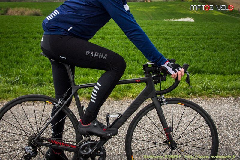 Rapha Cyclisme Chaussettes regular MEDIUM-Noir/Gris-Doux au toucher